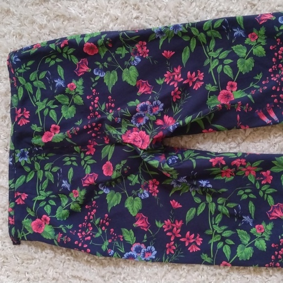 J. McLaughlin Size 4 Floral Pants. - Picture 5 of 12